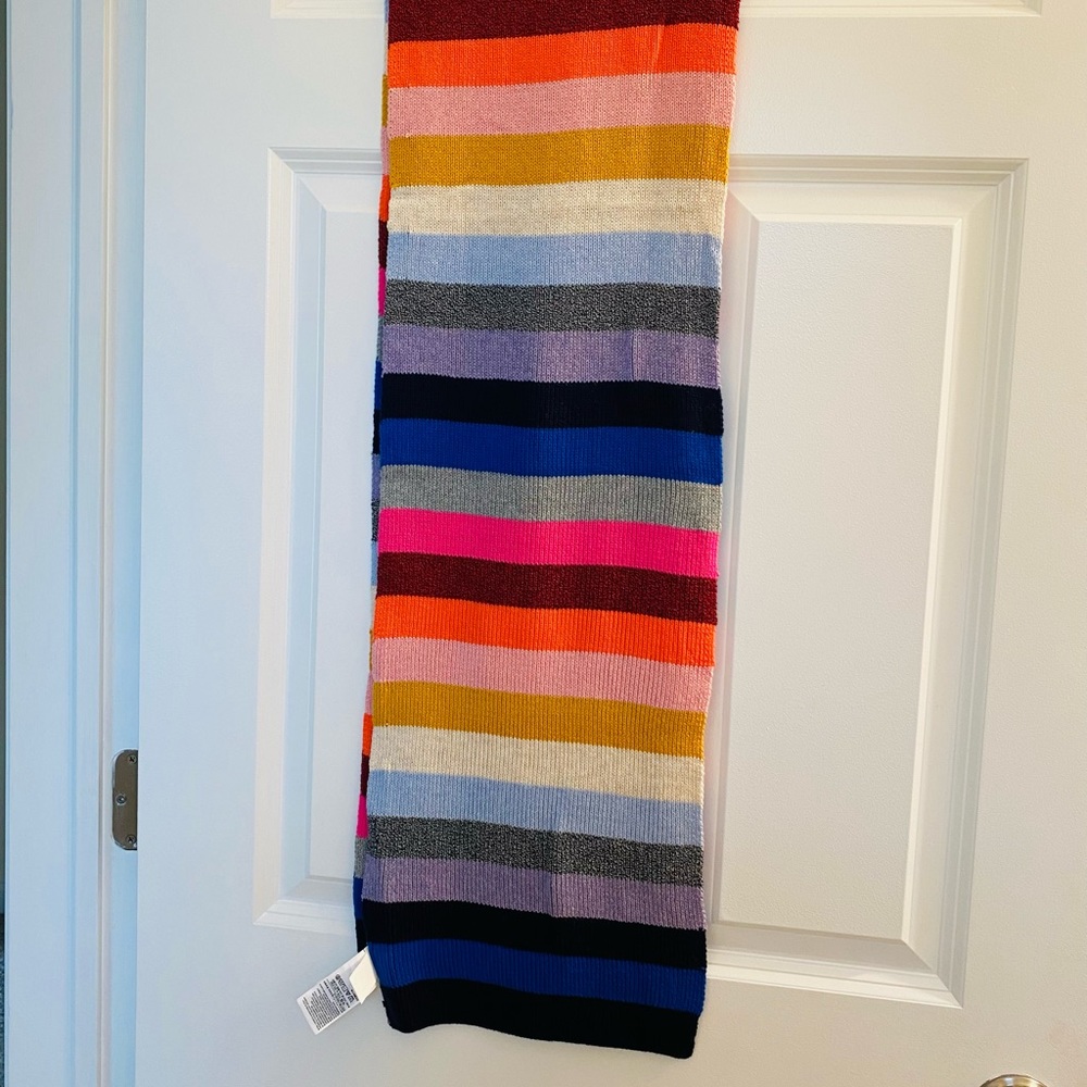 GAP Scarf